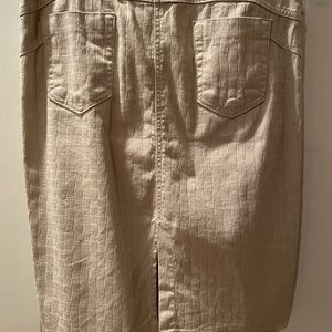 Made in Italy, NWT Chiara Dalba skirt. Cream color